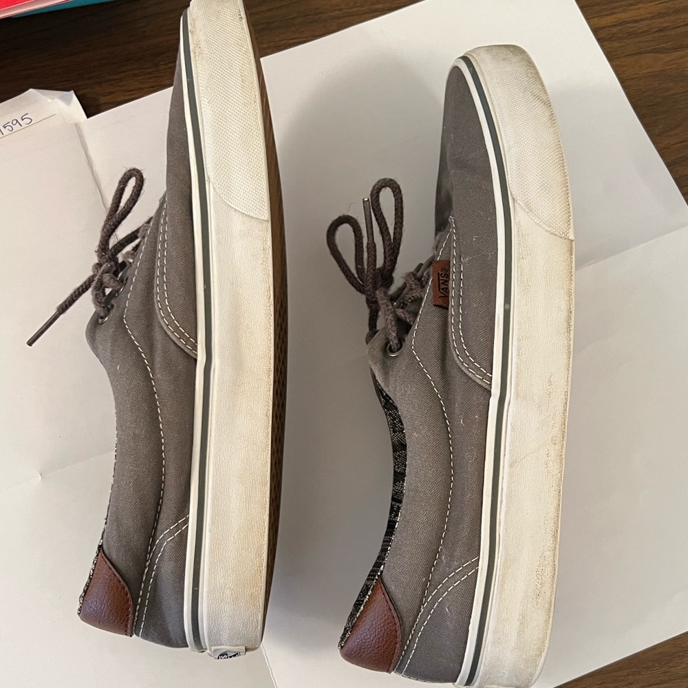 Mens Vans size 10 - Picture 2 of 5